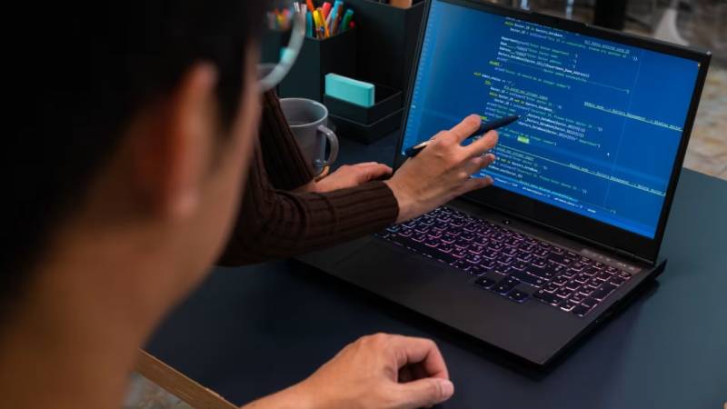 米林县工业软件定制开发:破局传统制造数字化转型的“精准钥匙”